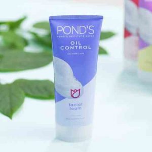 Pond’s Oil Control Oil-Free Look